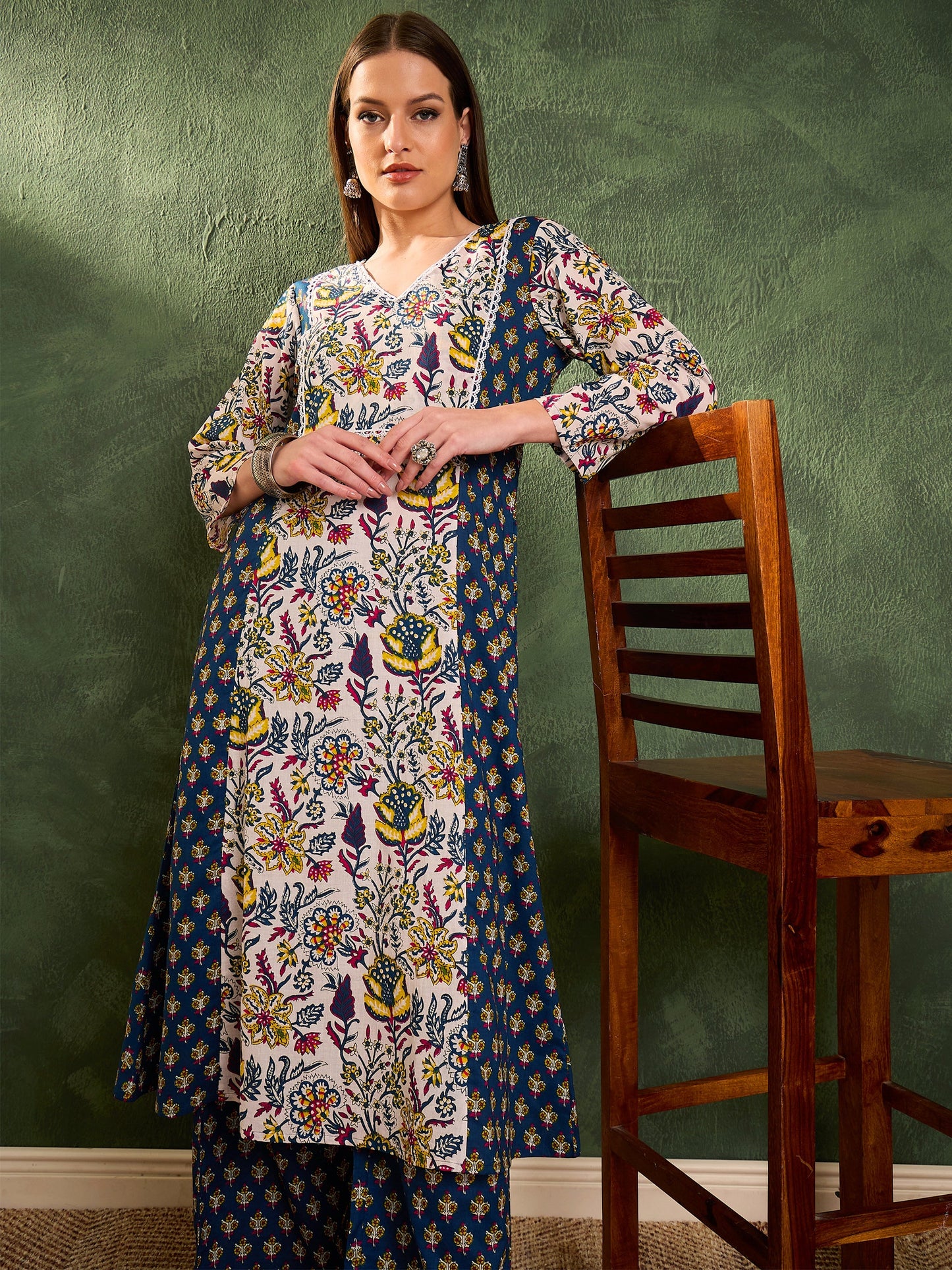 Blue Floral Front Yoke Kurta With Pants