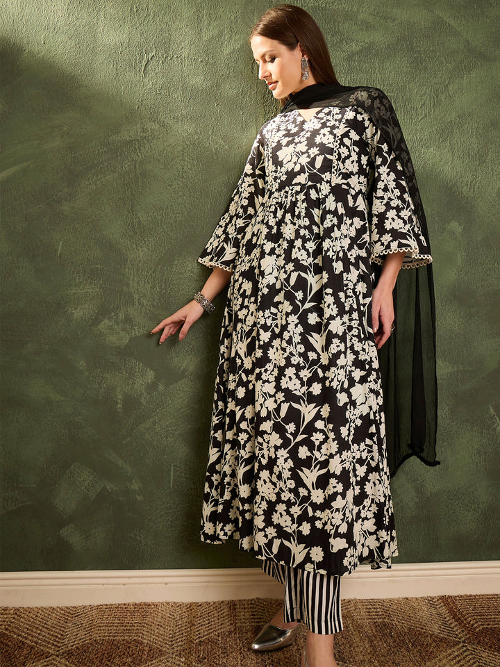 Women Black &amp; White Floral Gathered Kurta Set with Dupatta