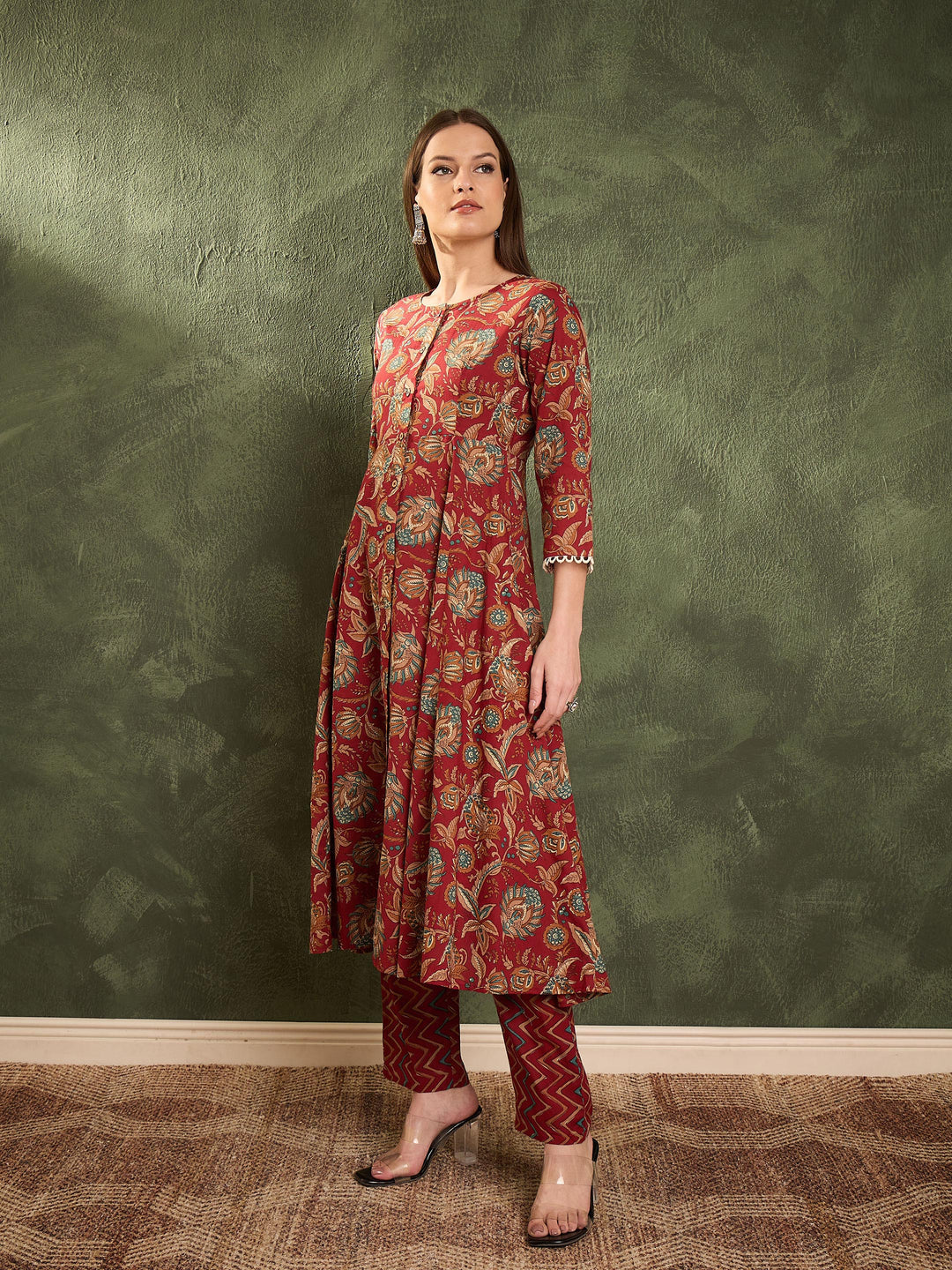 Women Maroon Floral Button Pocket Kurta With Pants