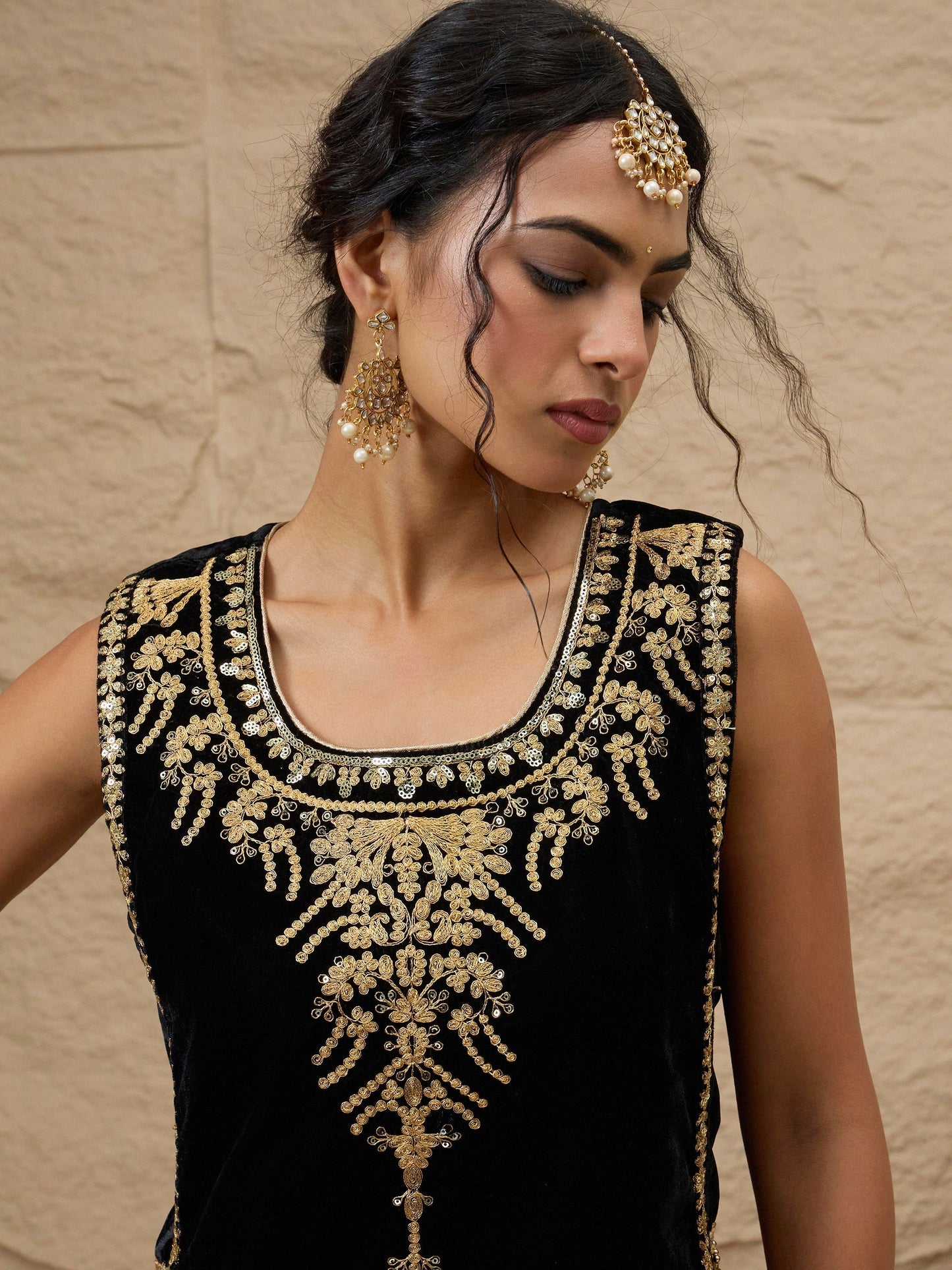 Women Black Velvet Sleeveless Top With Pleated Skirt