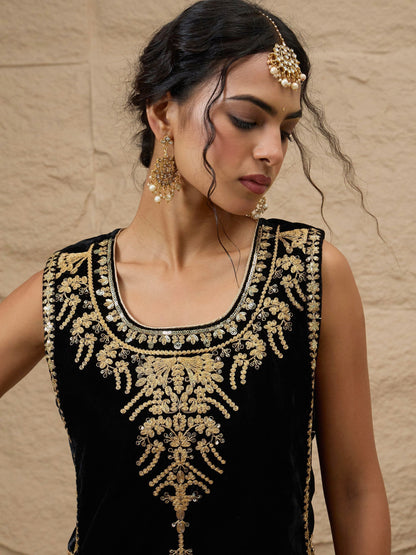 Women Black Velvet Sleeveless Top With Pleated Skirt