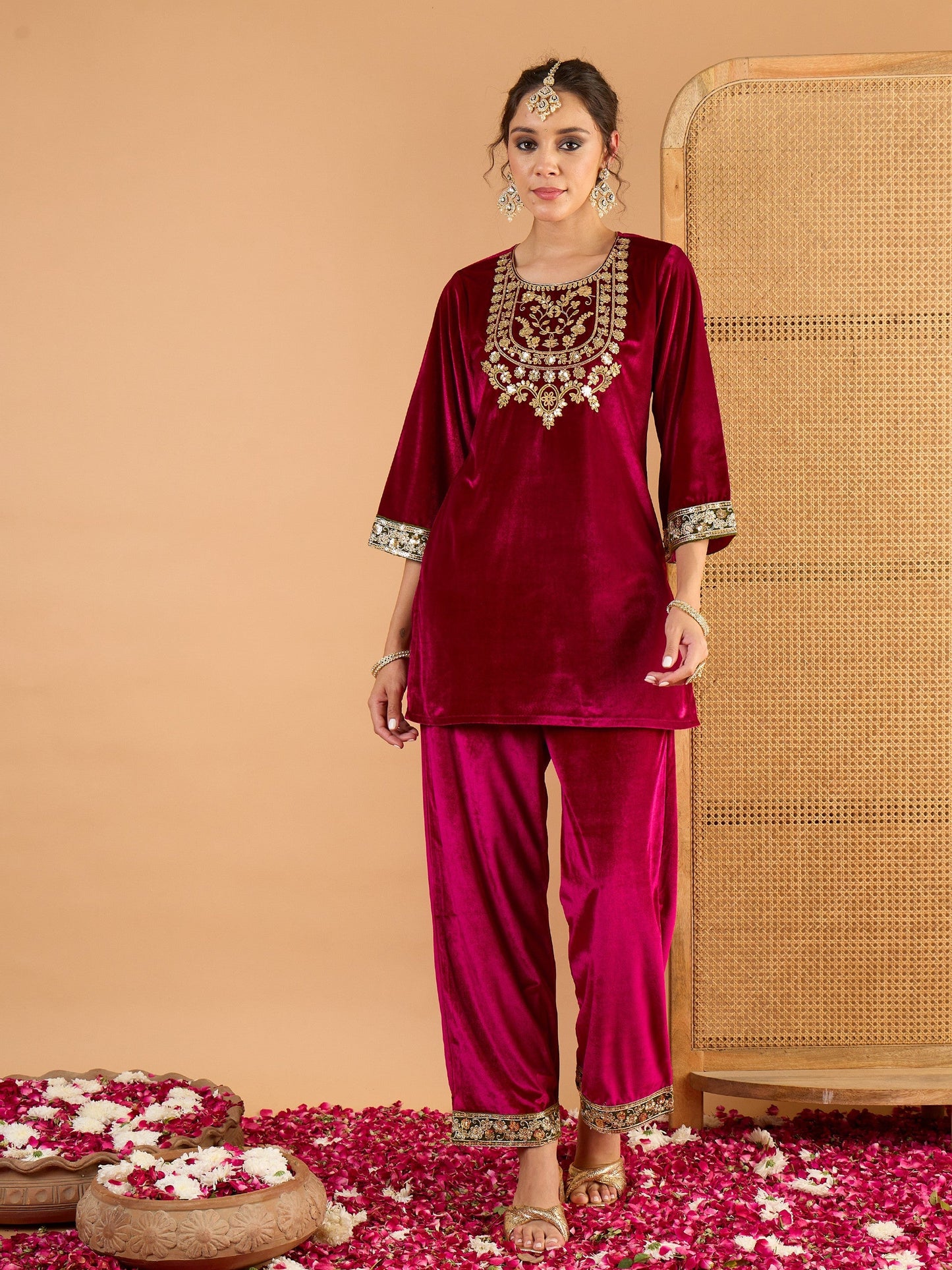 Women Fuchsia Velvet Embroidered Short Kurta With Straight Pants