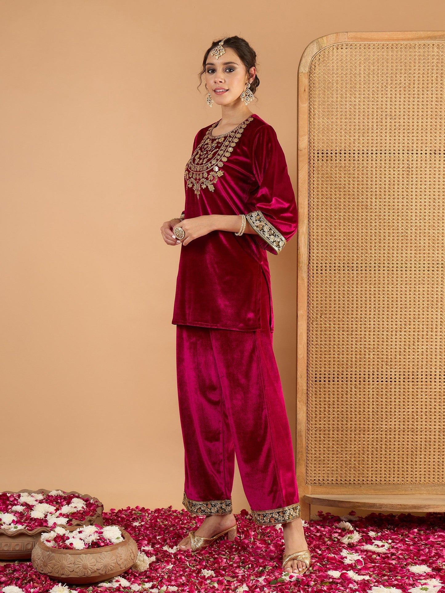 Women Fuchsia Velvet Embroidered Short Kurta With Straight Pants