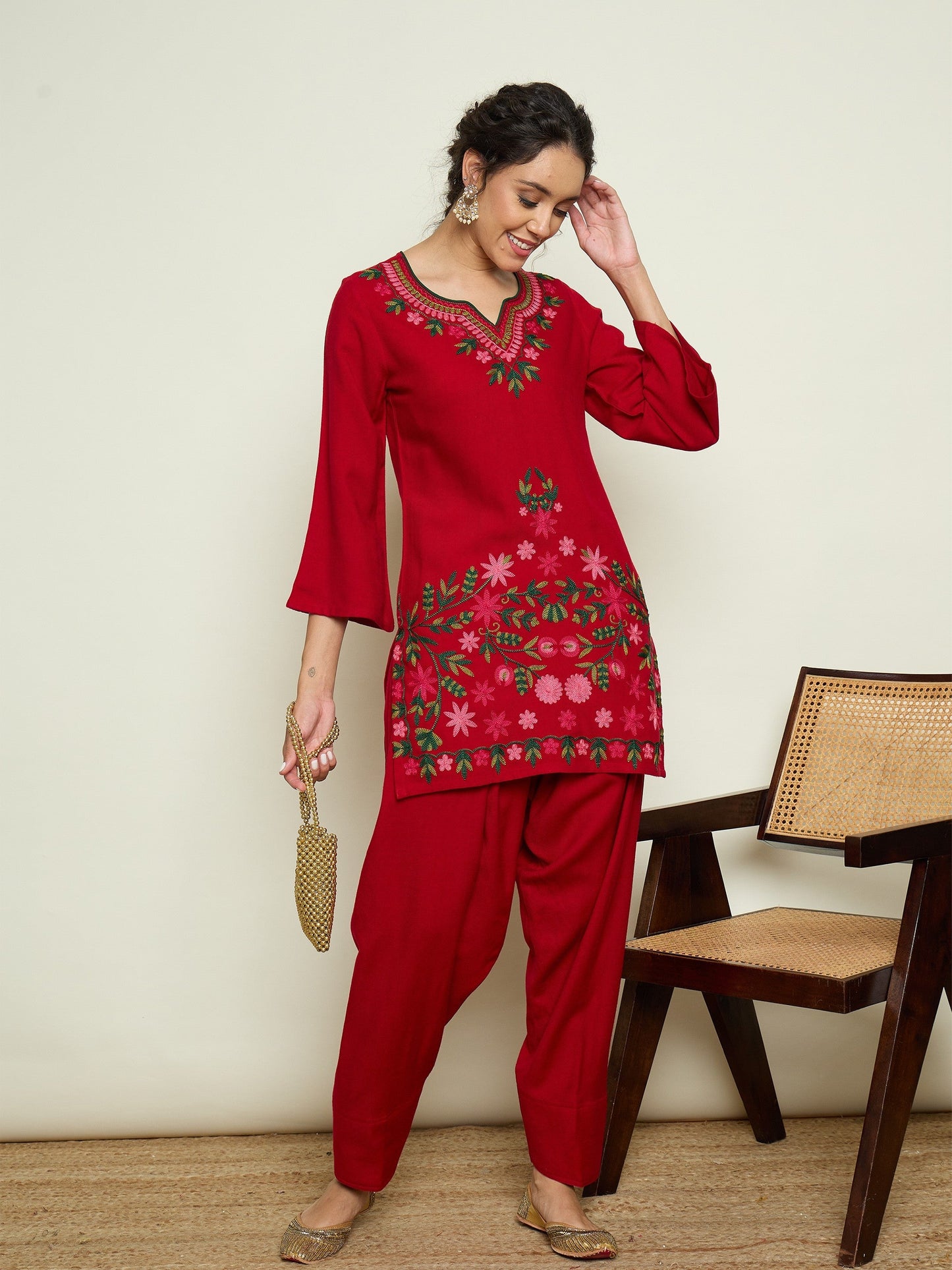 Women Red Woollen Embroidered Sweetheart Short Kurta With Farshi Salwar