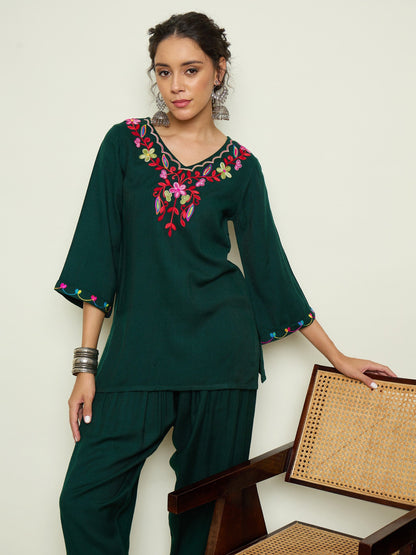 Women Green Woollen Embroidered V-Neck Short Kurta With Farshi Salwar