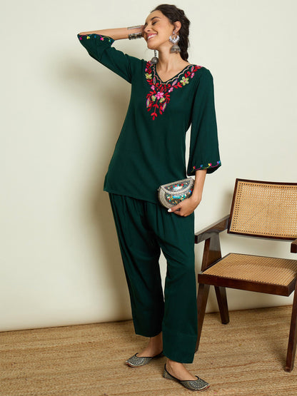 Women Green Woollen Embroidered V-Neck Short Kurta With Farshi Salwar