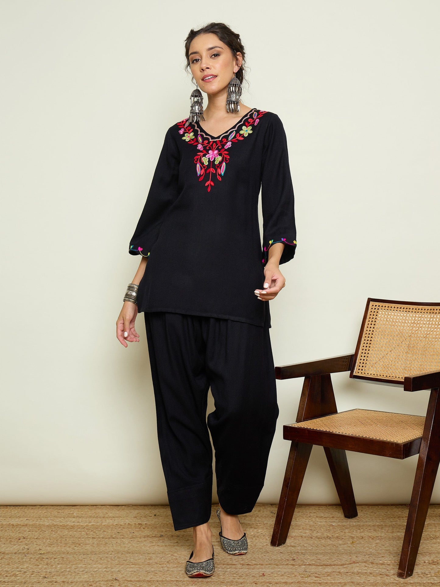 Women Black Woollen Embroidered V-Neck Short Kurta With Farshi Salwar
