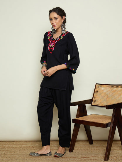 Women Black Woollen Embroidered V-Neck Short Kurta With Farshi Salwar