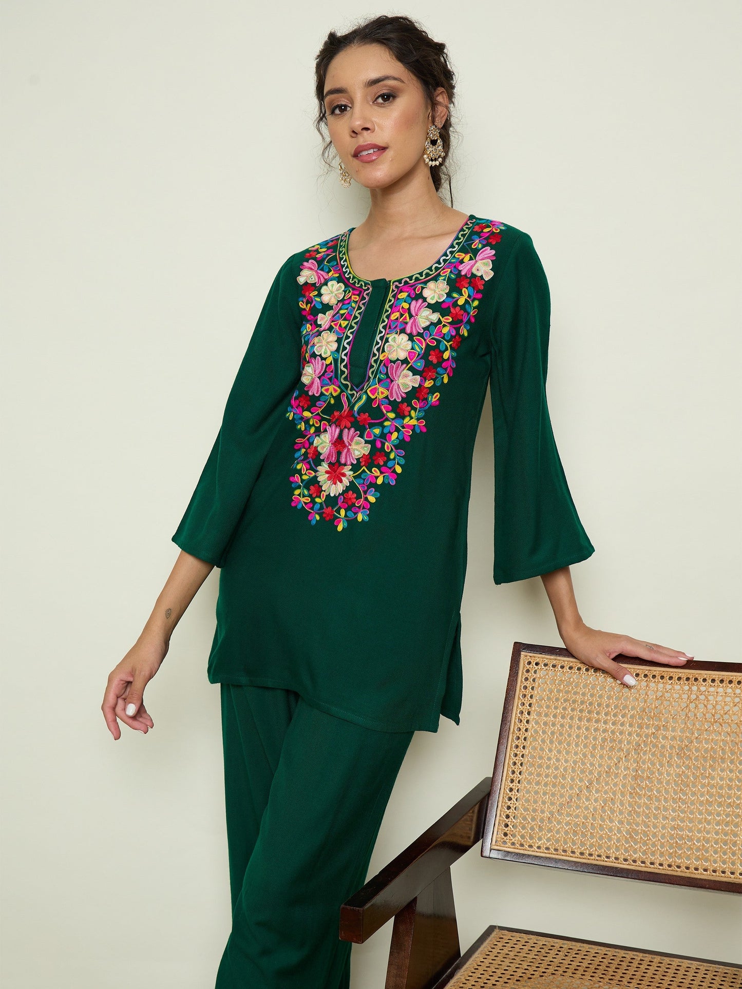 Women Green Woollen Embroidered Round Neck Short Kurta With Straight Pants