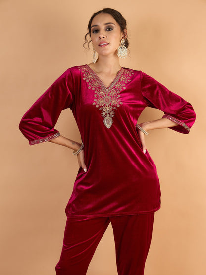 Women Fuchsia Velvet Embroidered Short Kurta With Pencil Pants