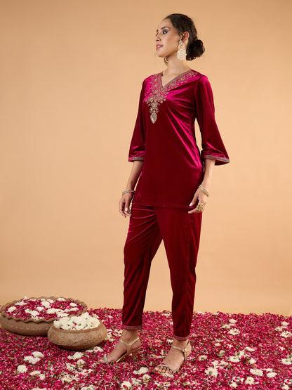 Women Fuchsia Velvet Embroidered Short Kurta With Pencil Pants