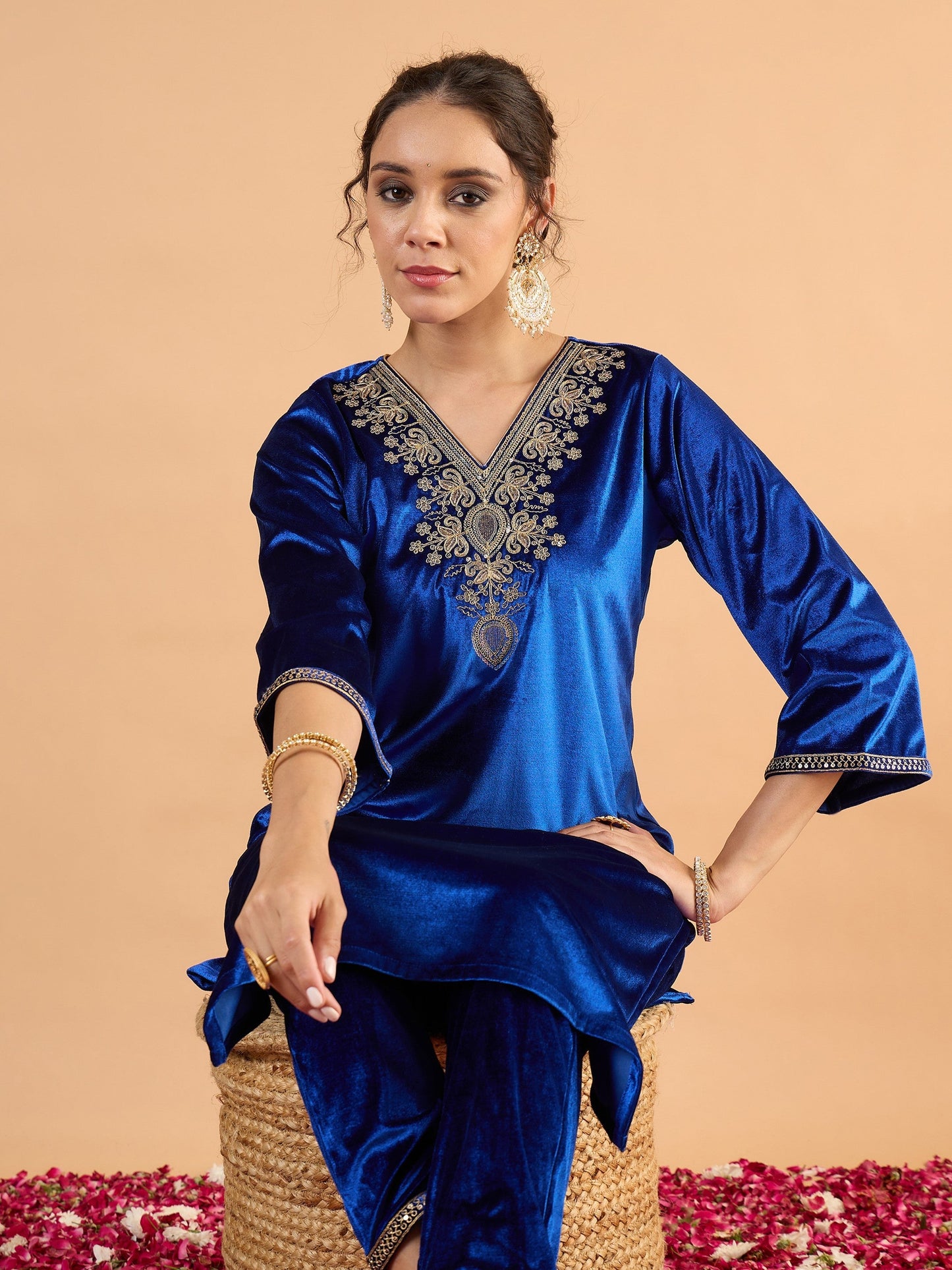 Women Royal Blue Velvet Embroidered Straight Kurta With Pencil Pants