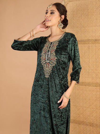 Women Green Velvet Embroidered Straight Kurta With Straight Pants