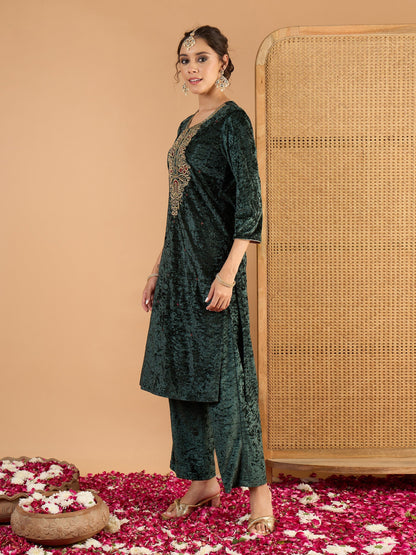 Women Green Velvet Embroidered Straight Kurta With Straight Pants