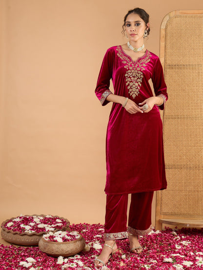 Women Fuchsia Velvet Embroidered Kurta With Straight Pants