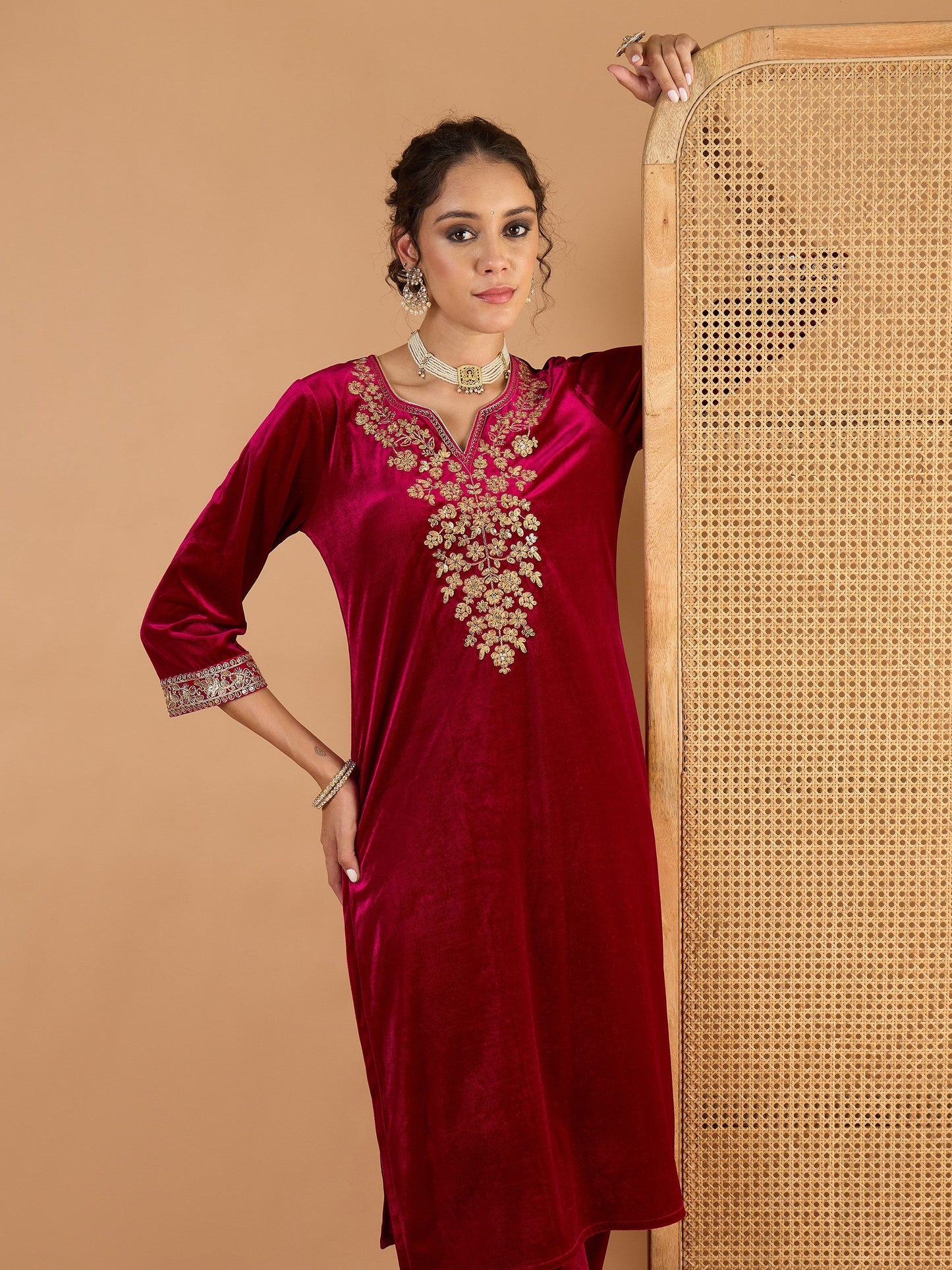 Women Fuchsia Velvet Embroidered Kurta With Straight Pants
