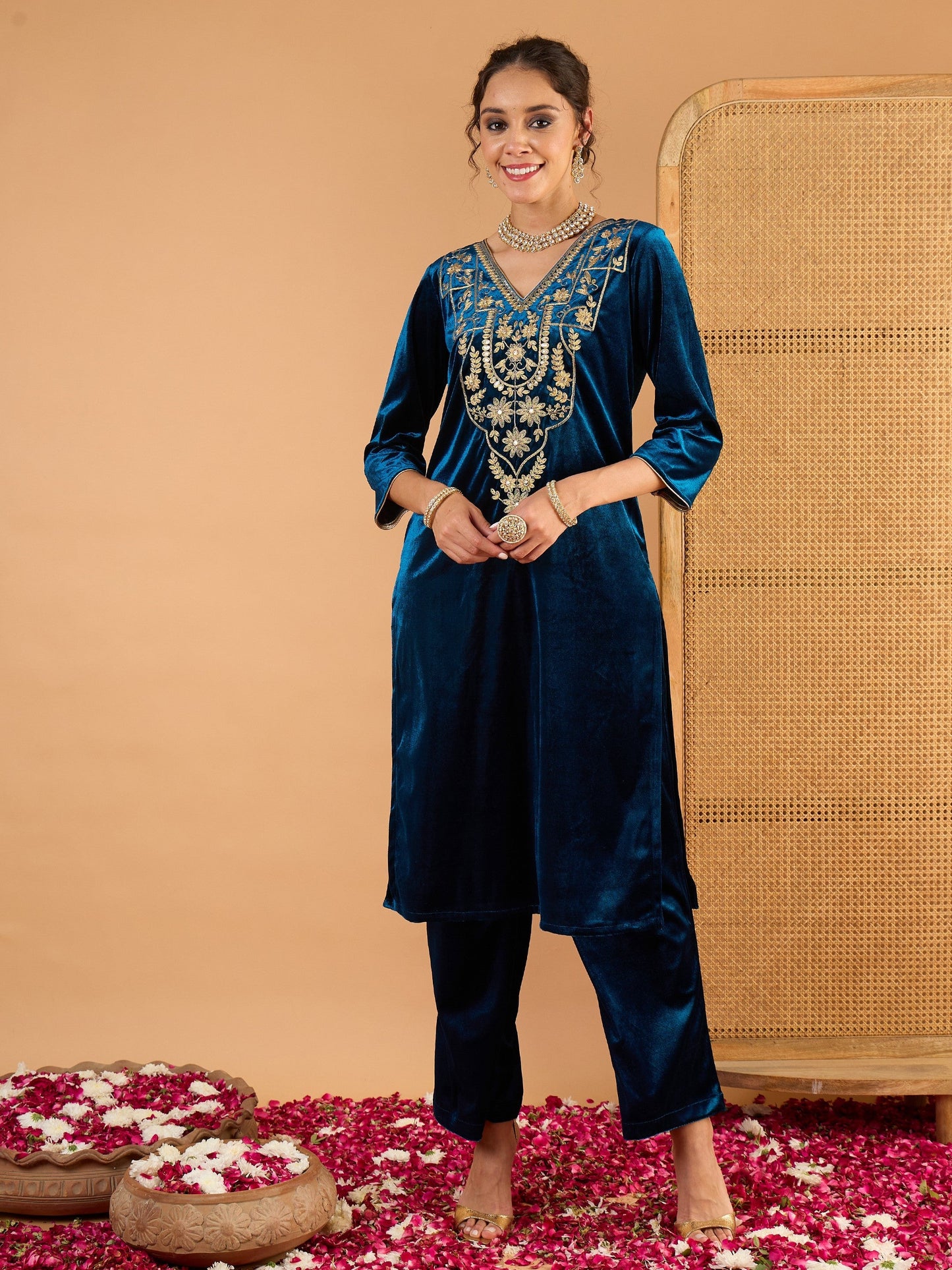 Women's Women Teal Velvet Embroidered Straight Kurta With Straight Pants in Velvet by Shae for wholesale, bulk, supplier, manufacturer and wholesaler buyers from Trendphoria