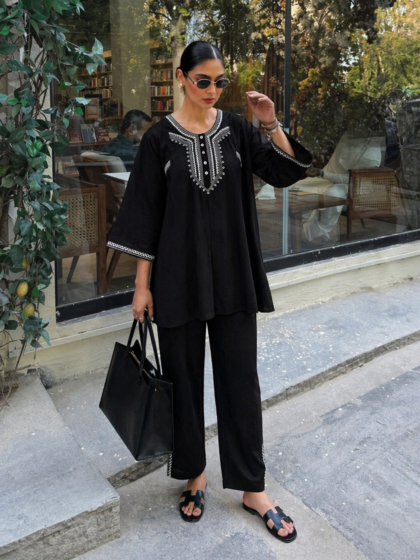 Black Embroidered Choga Kurta With Pencil Pants