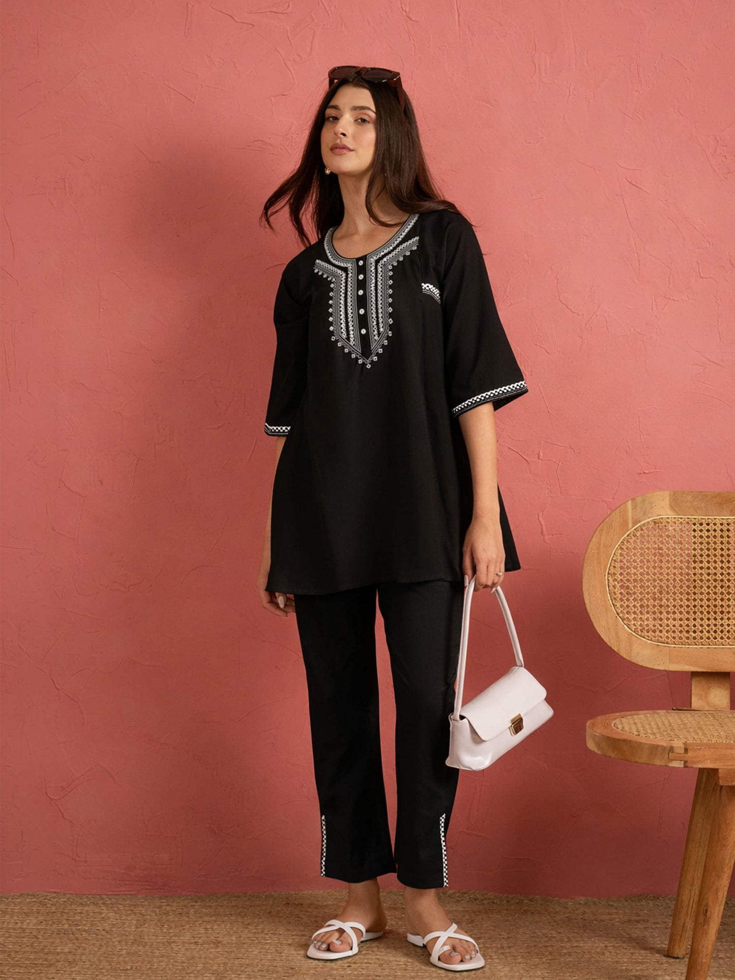 Black Embroidered Choga Kurta With Pencil Pants