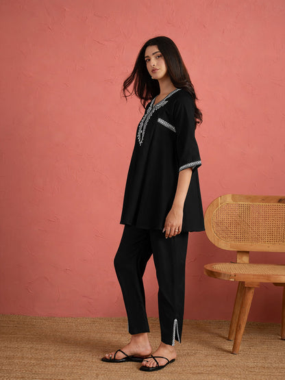 Black Embroidered Choga Kurta With Pencil Pants