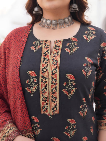 Plus Size Printed Straight Kurta With Palazo & Dupatta