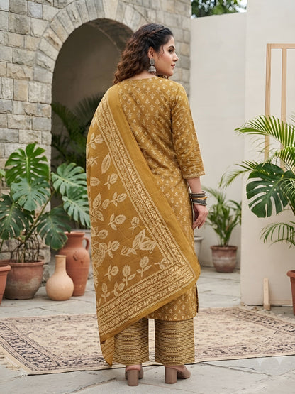 Plus Size Printed Straight Kurta With Palazo & Dupatta