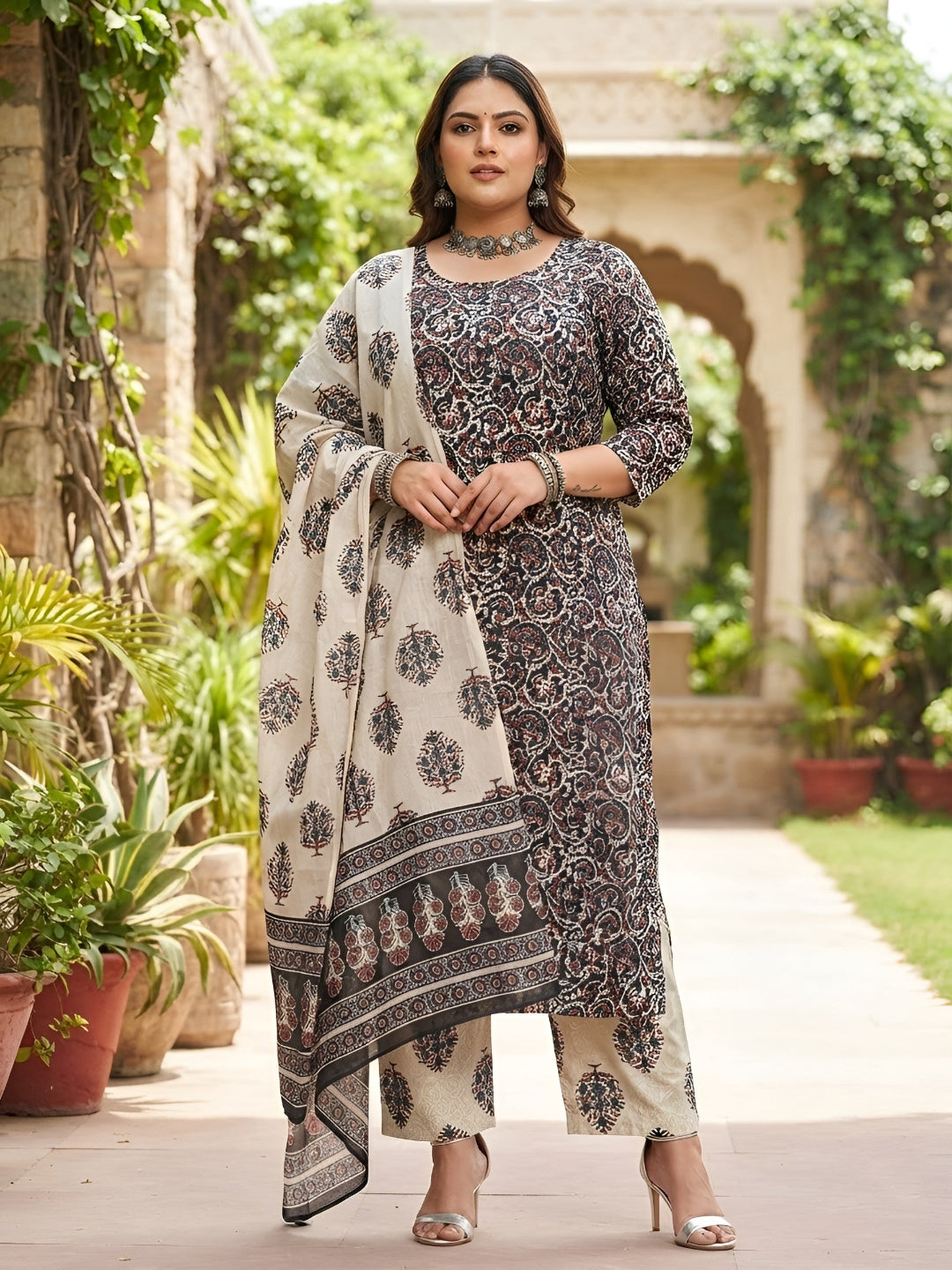 Plus Size Printed Straight Kurta With Palazo & Dupatta