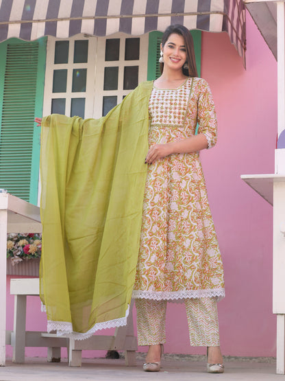 Green Anarkali Cotton Printd Embroiderd Kurta With Pant And Dupatta