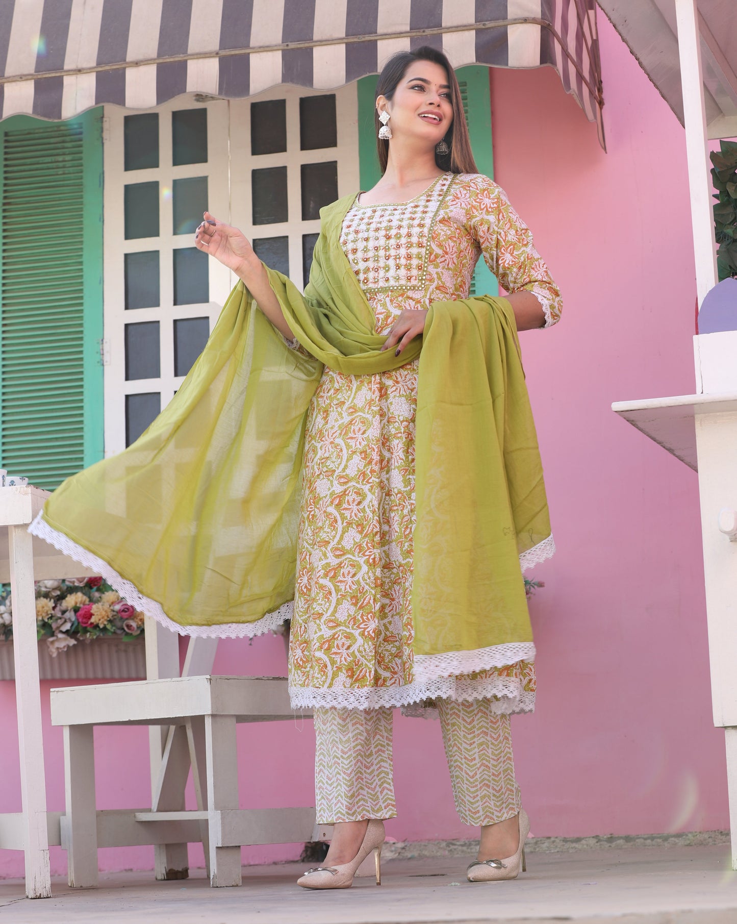 Green Anarkali Cotton Printd Embroiderd Kurta With Pant And Dupatta