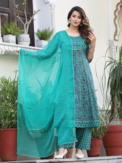 Green Anarkali Cotton Printd Embroiderd Kurta With Pant And Dupatta