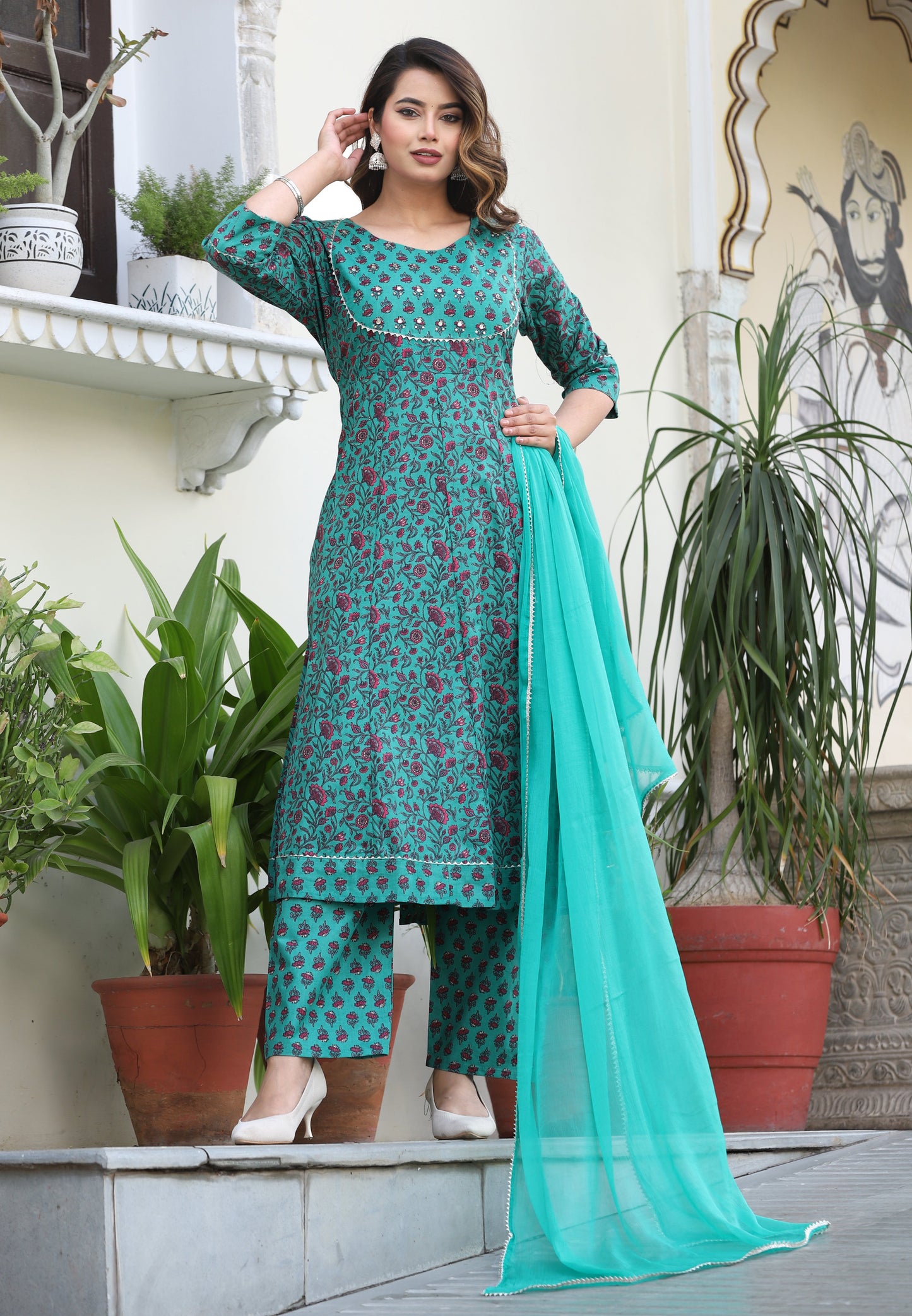 Green Anarkali Cotton Printd Embroiderd Kurta With Pant And Dupatta