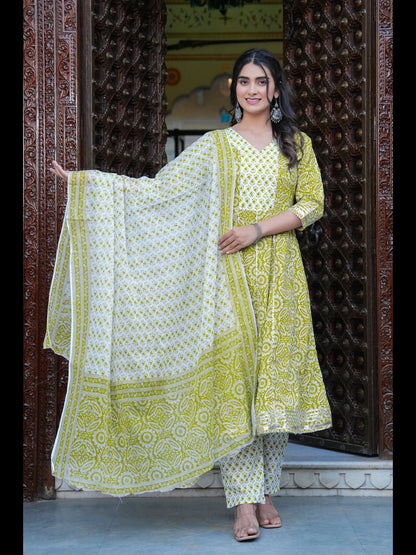 Green Printed Anarkali Pure Cotton Kurta With Pant And Dupatta