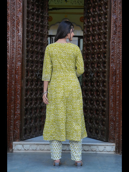 Green Printed Anarkali Pure Cotton Kurta With Pant And Dupatta