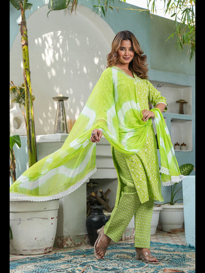 Green Straight Rayon Printed Kurta With Pant And Dupatta