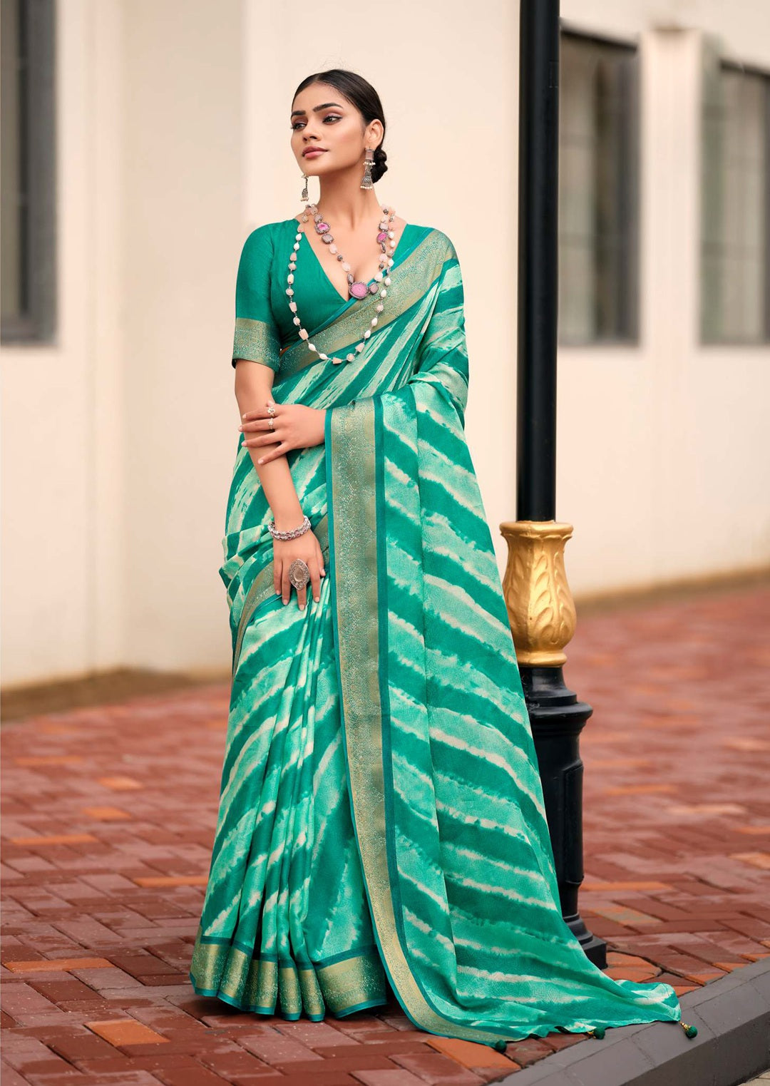 Rama Green Leheriya Printed Silk Blend Saree With Unstitched
