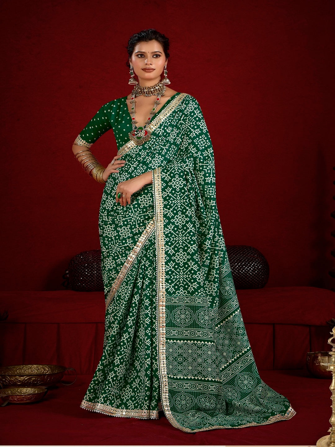 Rama Green Patola Printed Silk Blend Saree With Unstitched Blouse Piece
