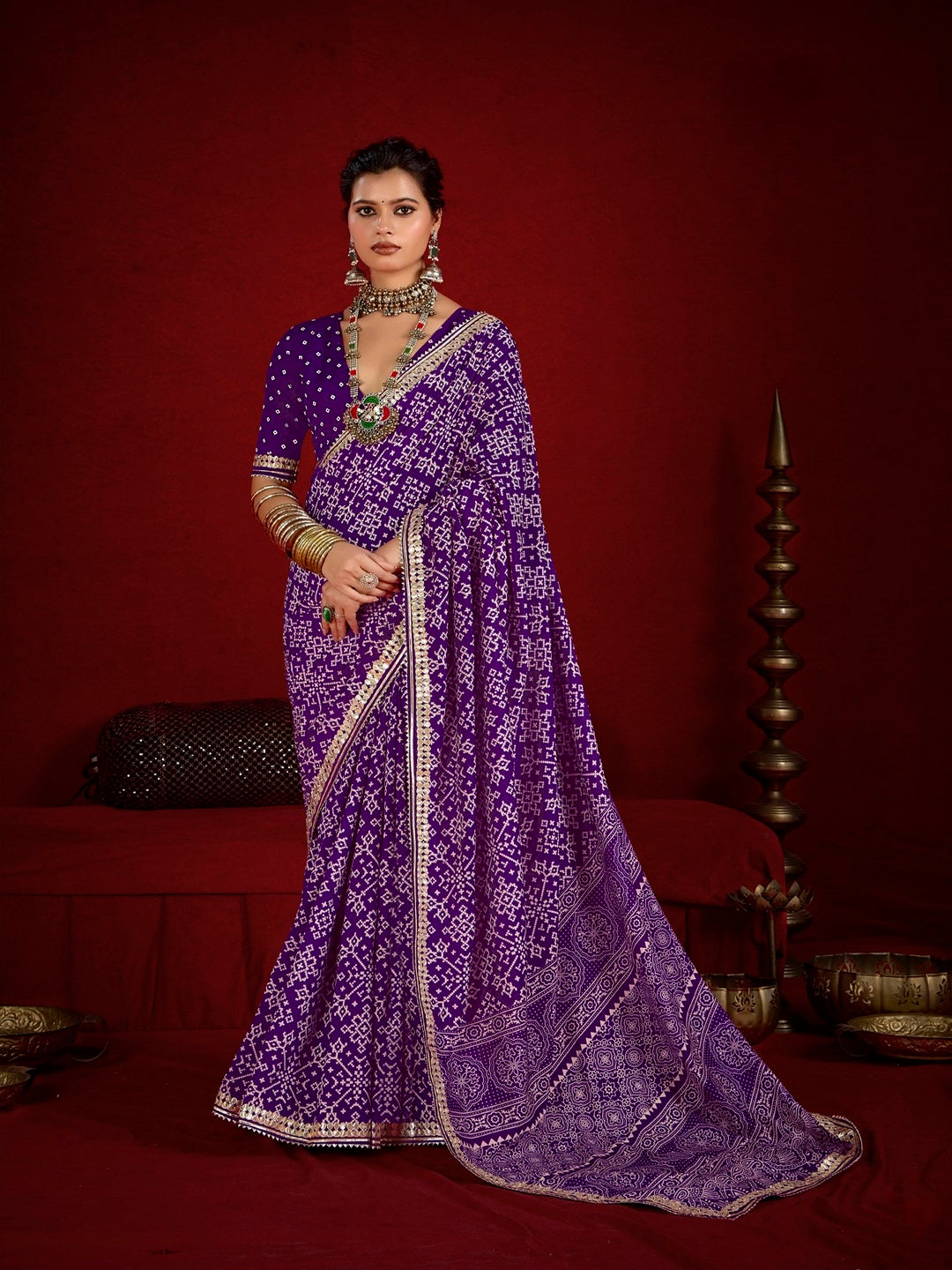 Voilet Patola Printed Silk Blend Saree With Unstitched Blouse Piece