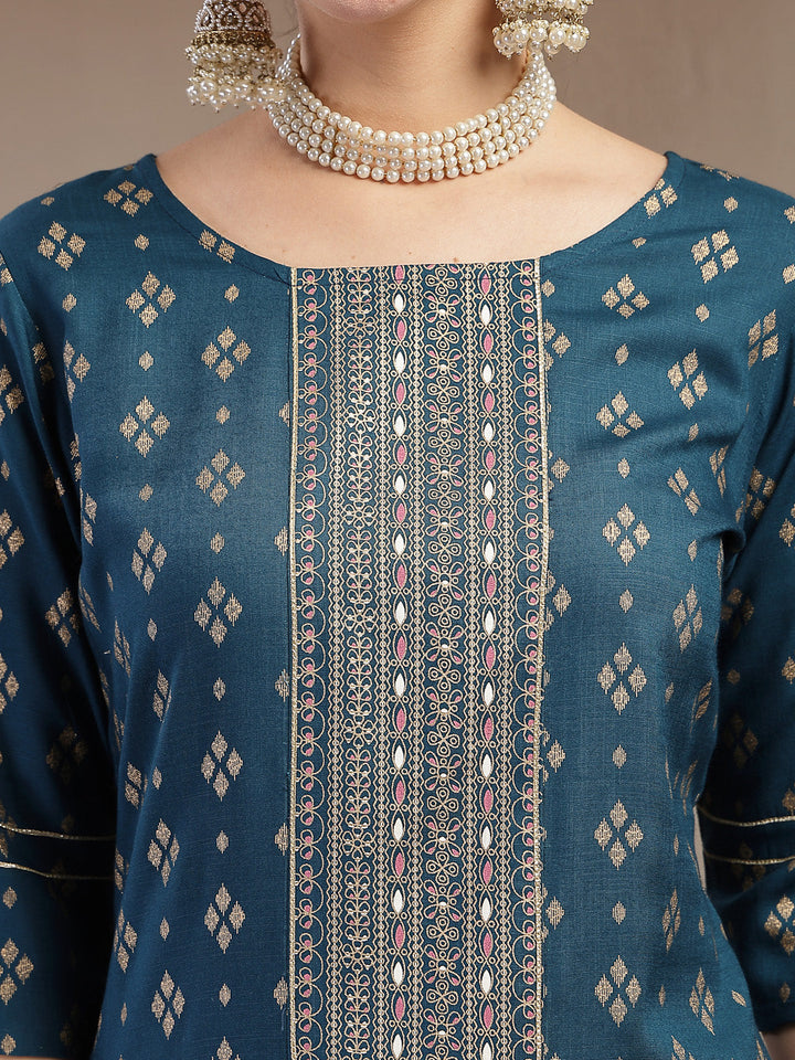 Solid Embroidered Rayon Straight Kurta
