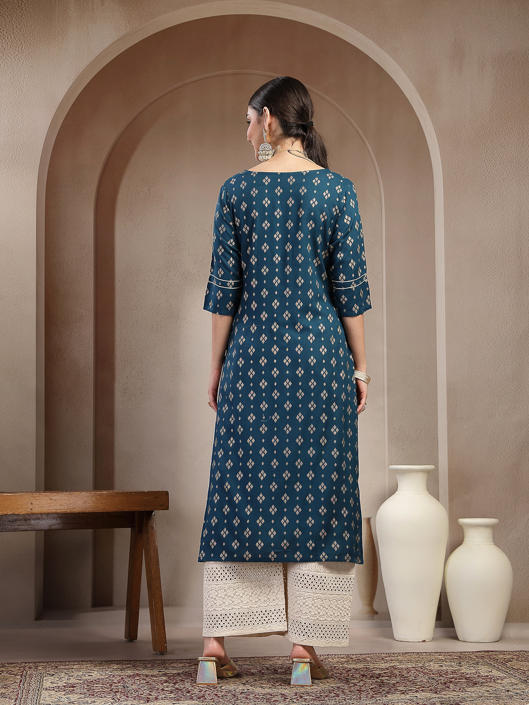 Solid Embroidered Rayon Straight Kurta