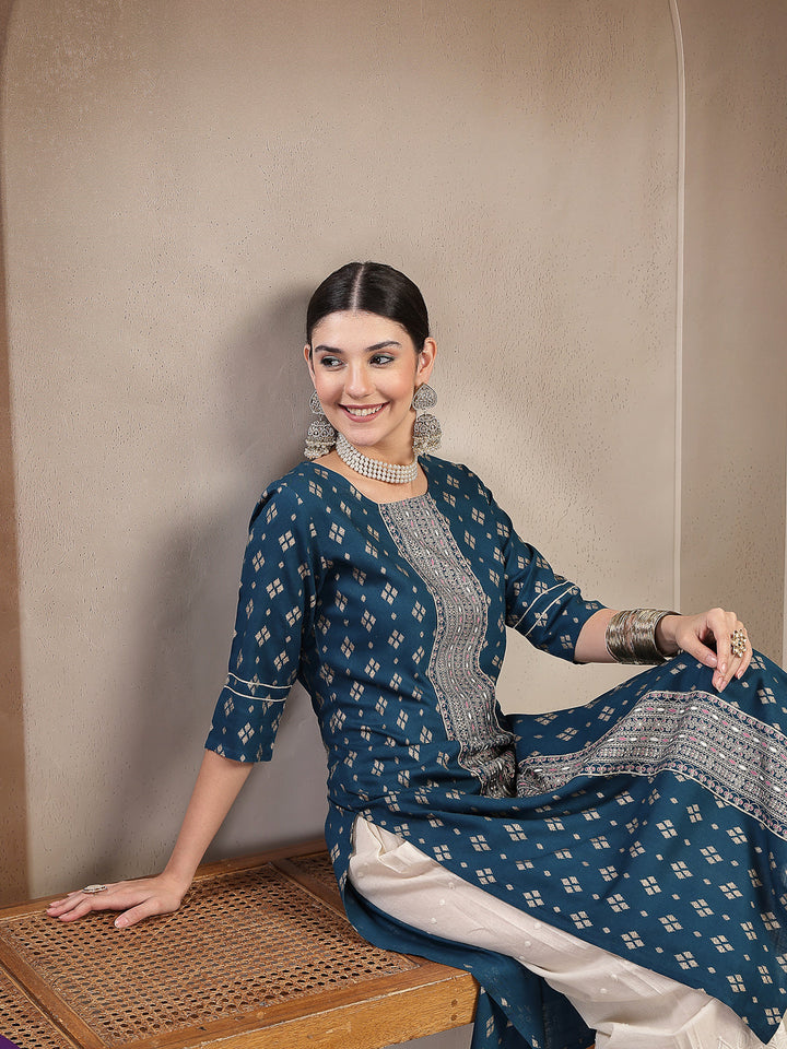 Solid Embroidered Rayon Straight Kurta
