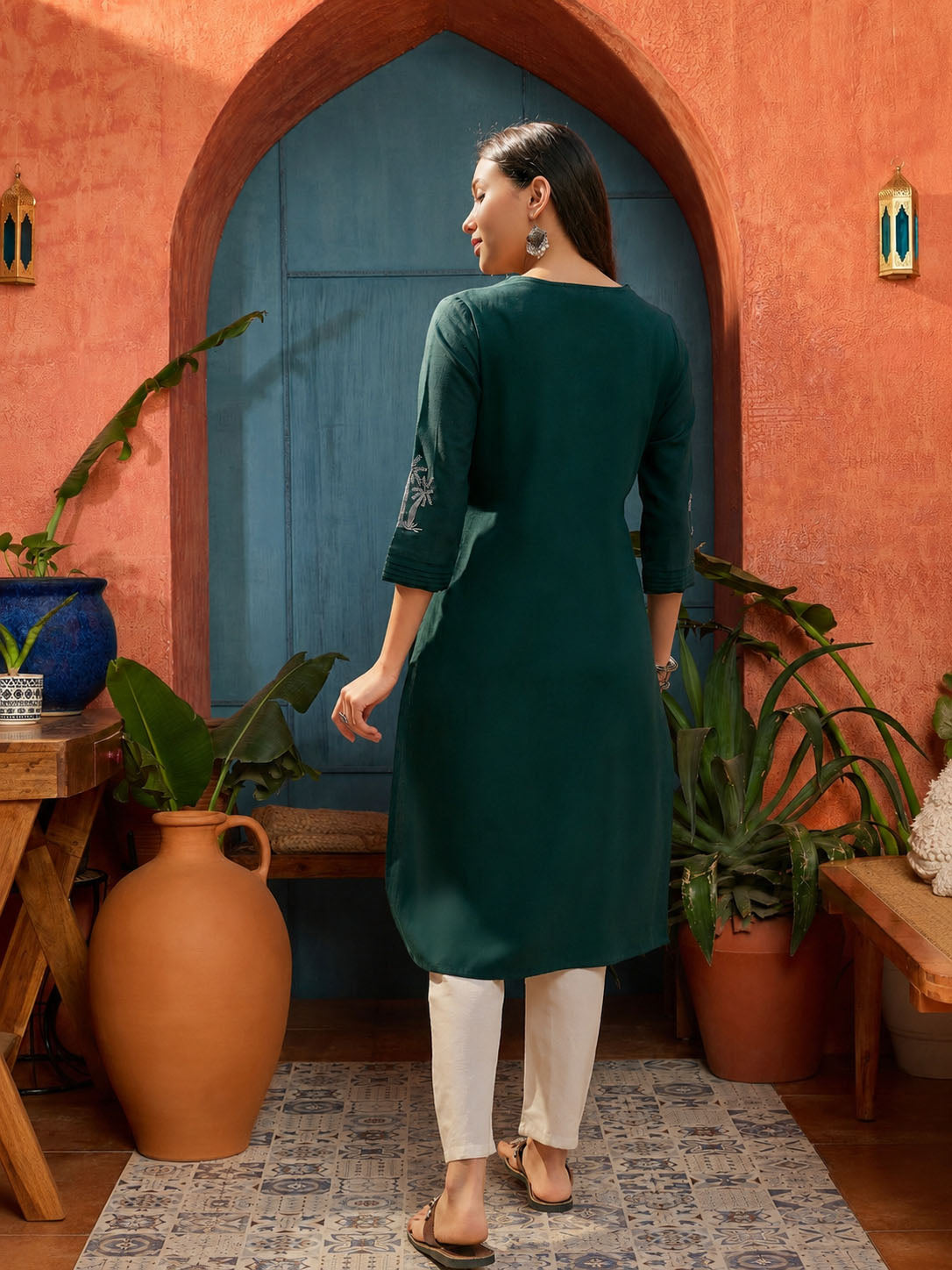 Solid & Embroidered Cotton Flex Straight Kurta