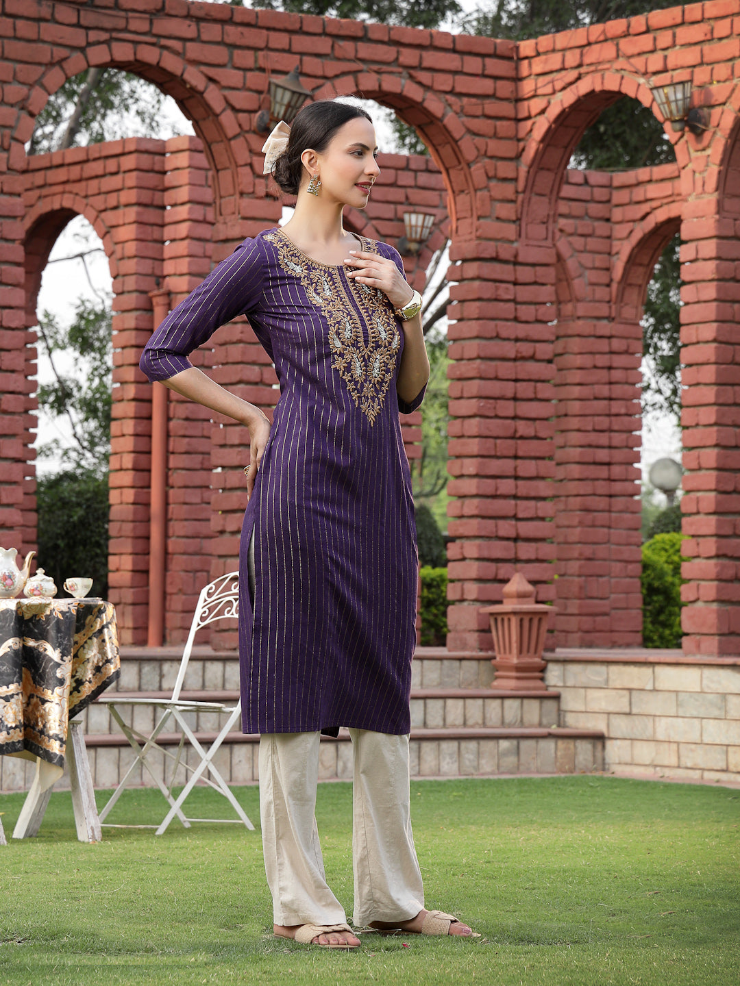 Wine Solid & Embroidered Rayon Straight Chicken Kurta