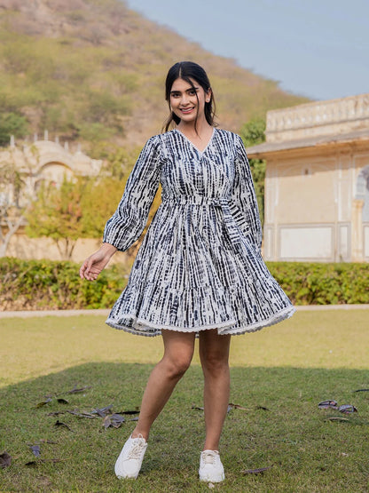Black And White Pure Cotton Tie Dye Less Border Tassels Were Dress