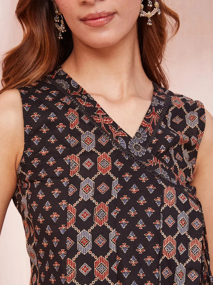 Black Ethnic Motifs Straight Kurta Trouser Set