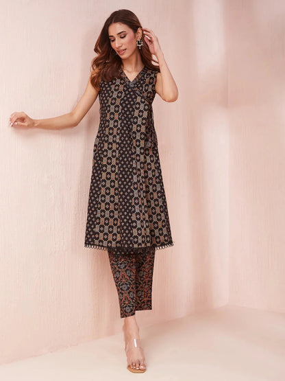 Black Ethnic Motifs Straight Kurta Trouser Set