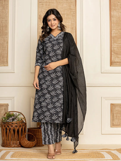 Women's Black Cotton Black Floral Print Cotton Straight Kurta And Trousers With Dupatta Set by Yufta, suitable for wholesale buyers, boutiques, retailers, resellers and bulk fashion orders from Trendphoria