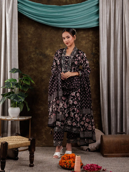 Women's Black Cotton Black Floral Print Pure Cotton Beads Straight Kurta Dupatta Set With Lace Detailing by Yufta, suitable for wholesale buyers, boutiques, retailers, resellers and bulk fashion orders from Trendphoria