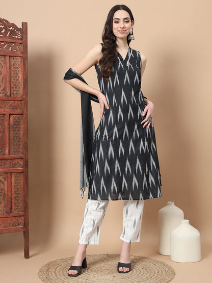 Women's Black Cotton Black Ikat Print A Line Kurta Pant And Dupatta Set by Yufta, suitable for wholesale buyers, boutiques, retailers, resellers and bulk fashion orders from Trendphoria