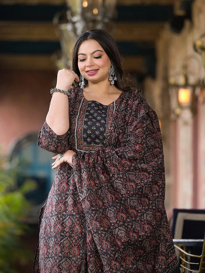Floral Print Straight Plus size Kurta Trouser And Dupatta Set