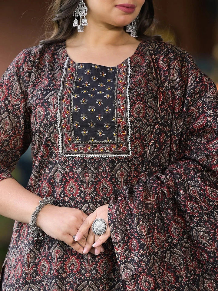 Floral Print Straight Plus size Kurta Trouser And Dupatta Set